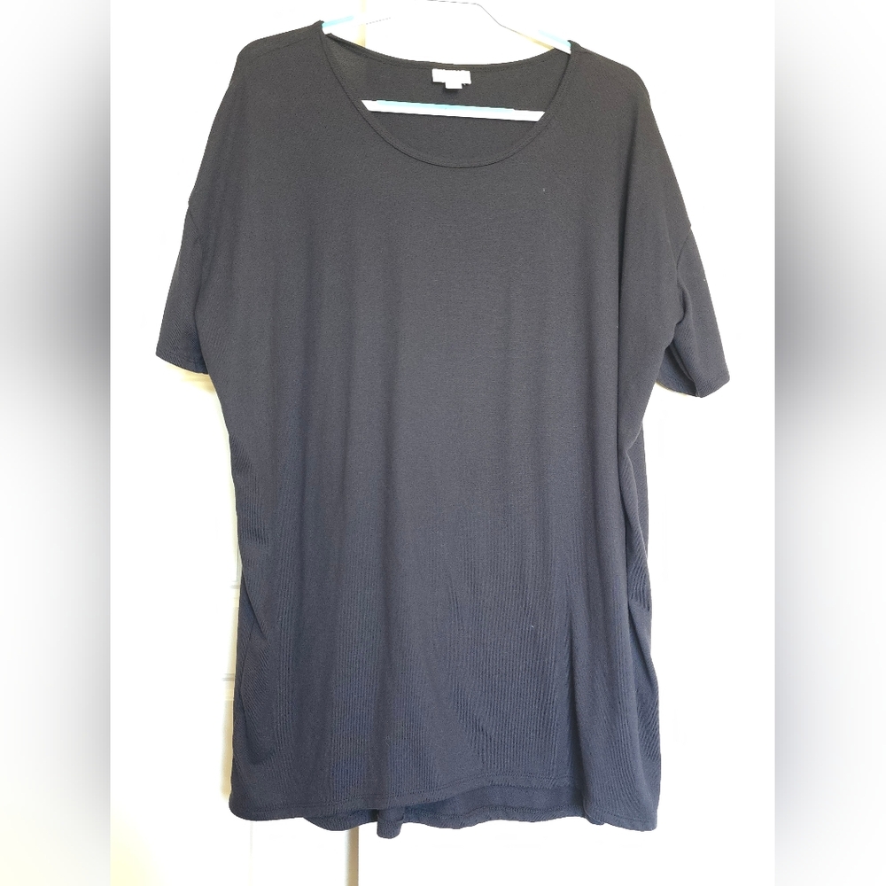 LuLaRoe Black Short Sleeve Tee